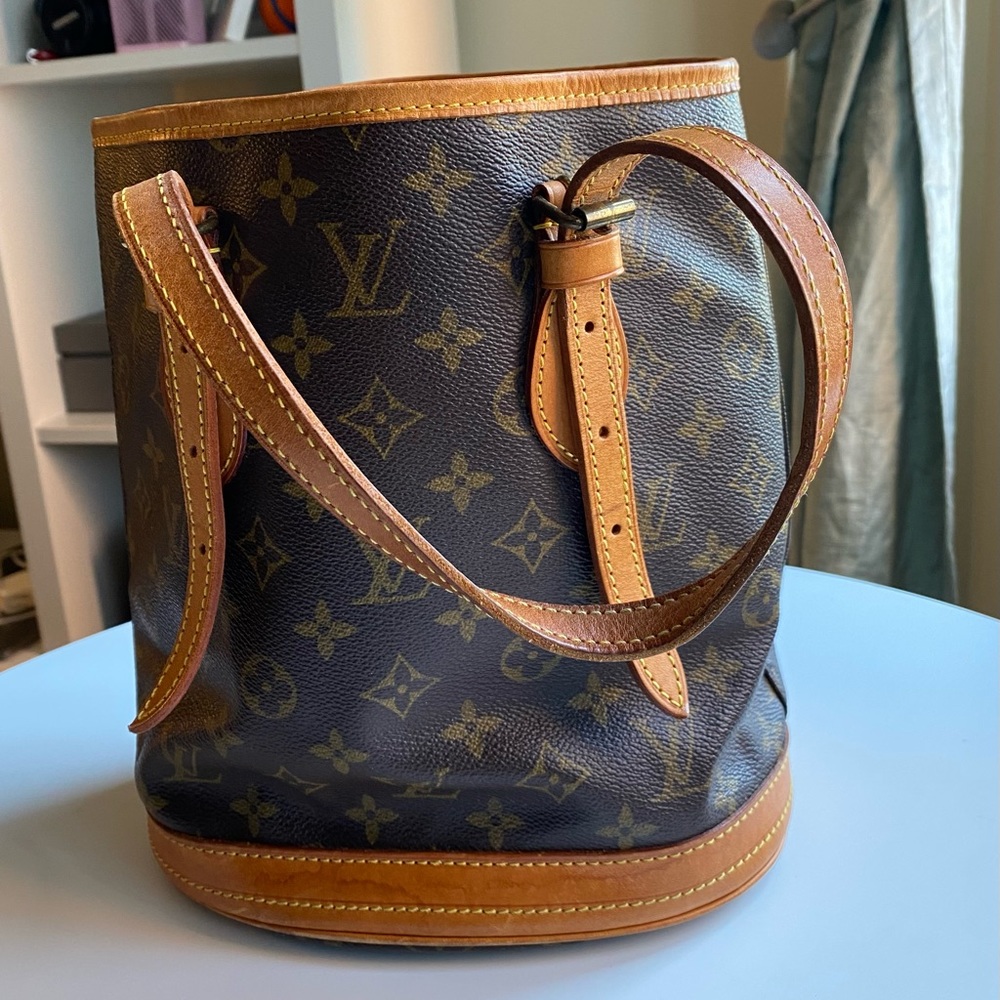 Louis Vuitton bucket bag monogram canvas